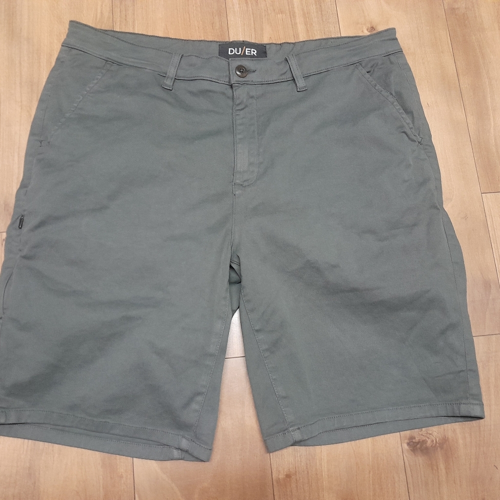 DU/ER Green Performance Short 36W, 9” Inseam - men’s EUC
